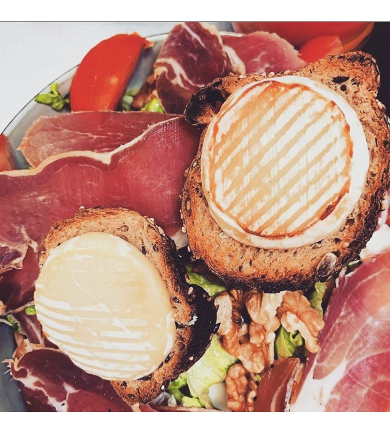 Salade de chèvre chaud